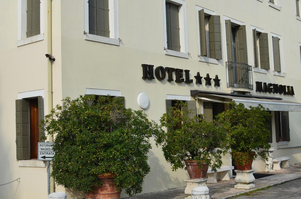 Magnolia Hotel